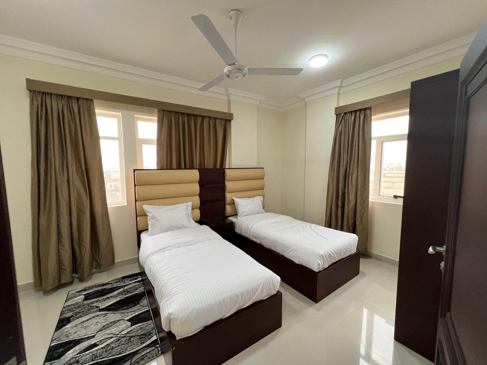 Red 10 - Razat Alard 2 Apartamento Salalah Exterior foto